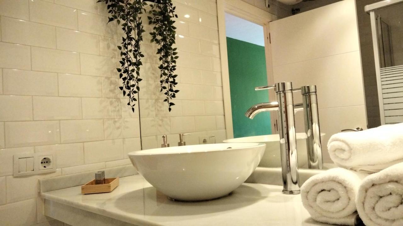 Triana Luck Apartment เซบีญา ภายนอก รูปภาพ
